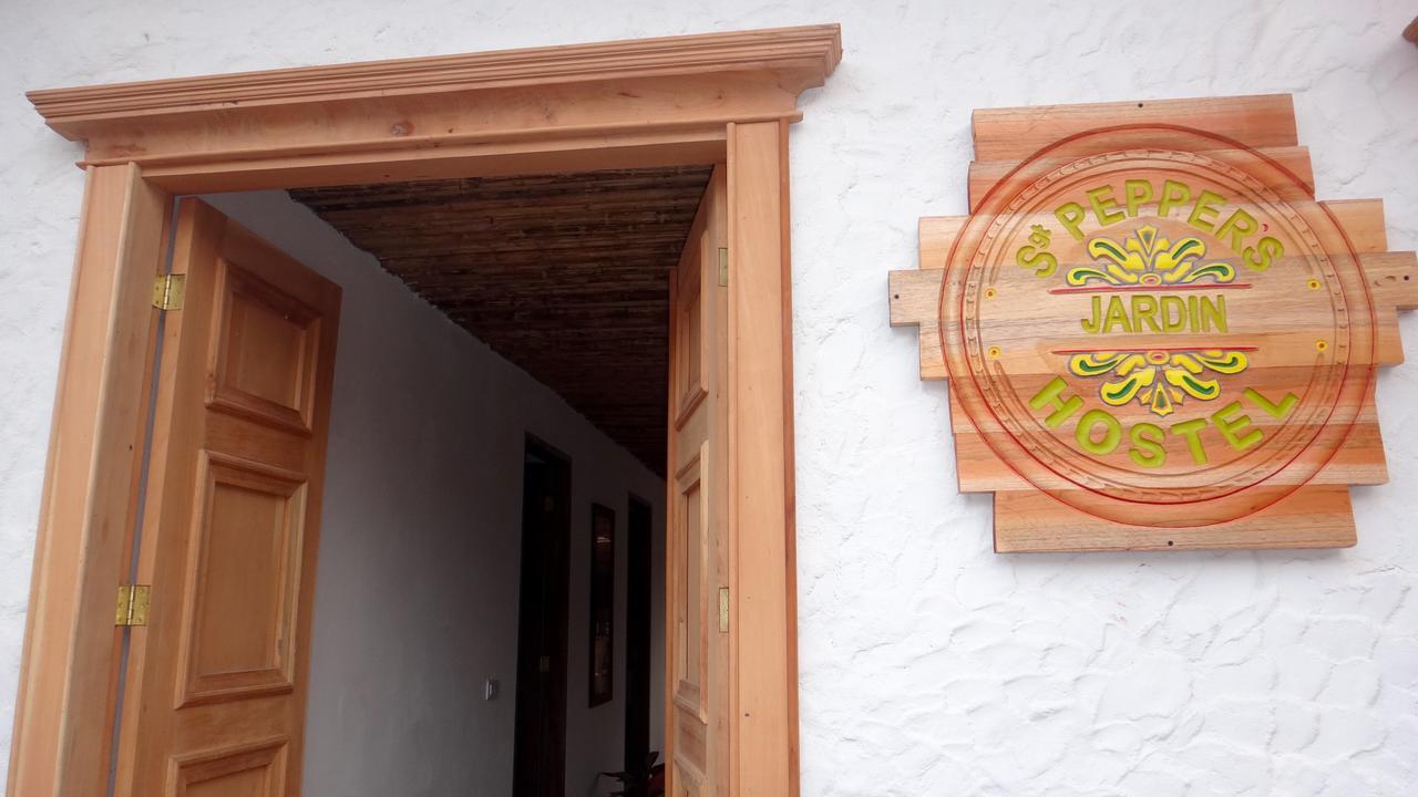Sergeant Pepper'S Hostel Jardín Exterior foto